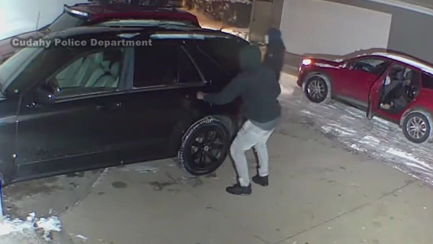 Cudahy stolen vehicle pursuit, 6 arrested