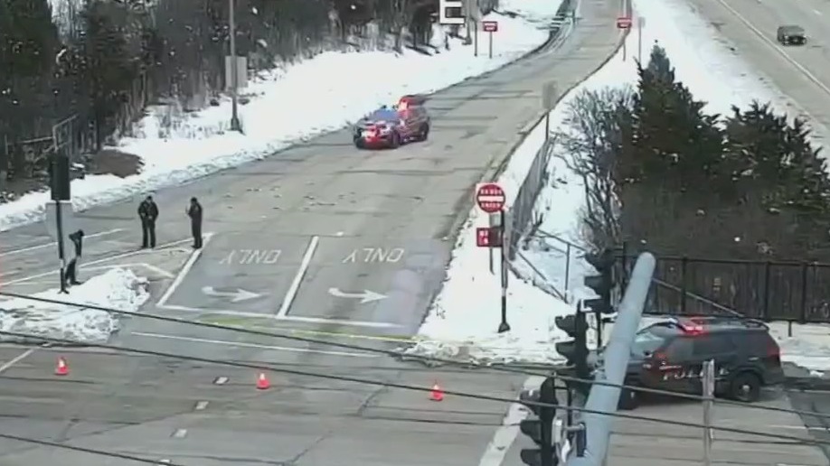 Freeway shooting investigation, I-43 ramp closed at 76th Street