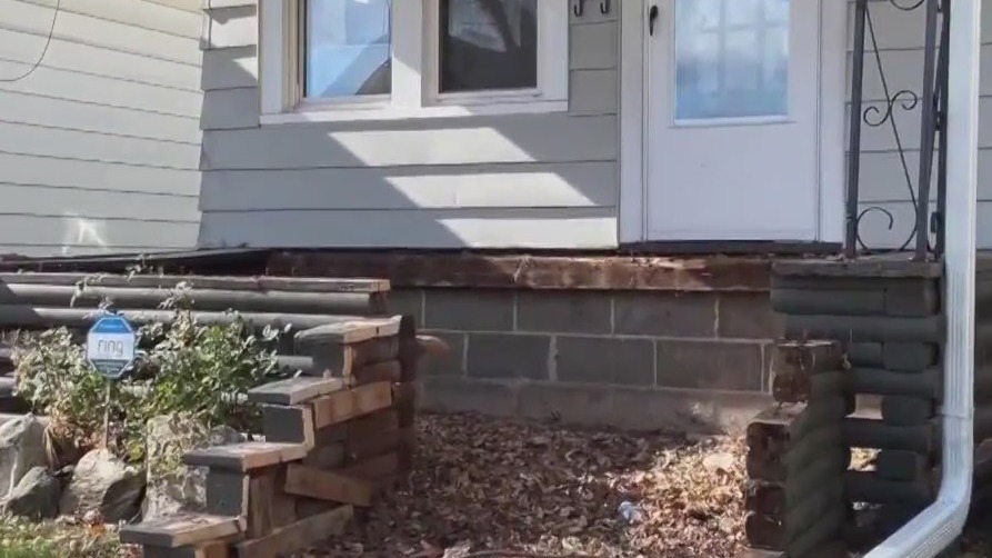 West Allis porch contractor problem, woman awarded damages