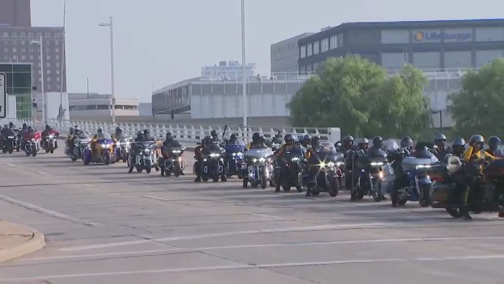 Riders rev up for the Harley-Davidson parade