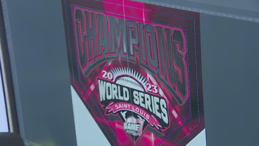 Designs, creates products that used as home d?cor