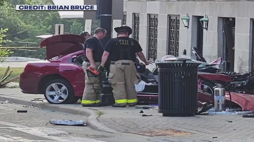 Reckless driver hits Racine City Hall