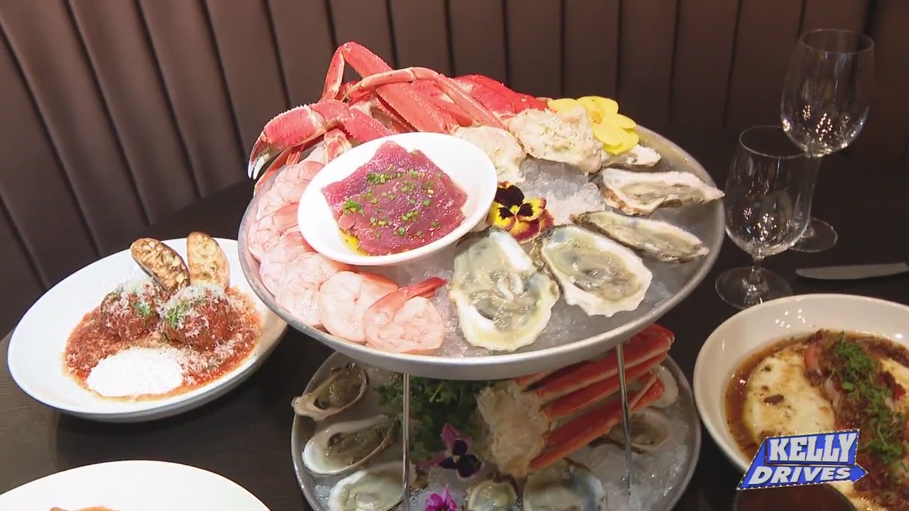 Steak, Pasta, Brunch, and Drinks at SIN