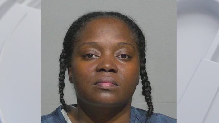 Milwaukee woman accused of embezzling $100K