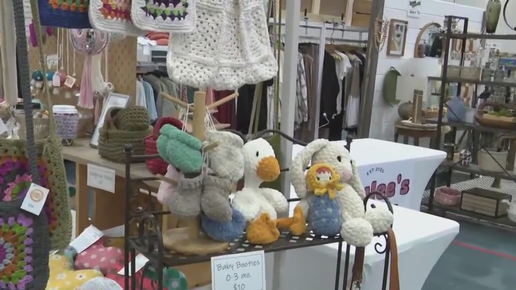 3 Girls, Freckles and Curls at re:Craft & Relic