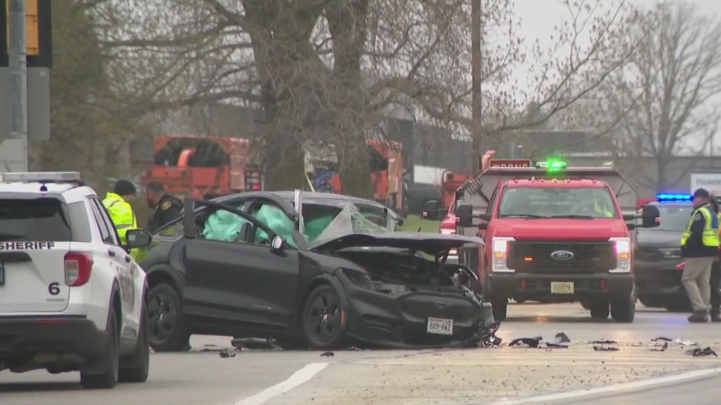 Police chase ends in crash in Cedarburg | FOX6 Milwaukee