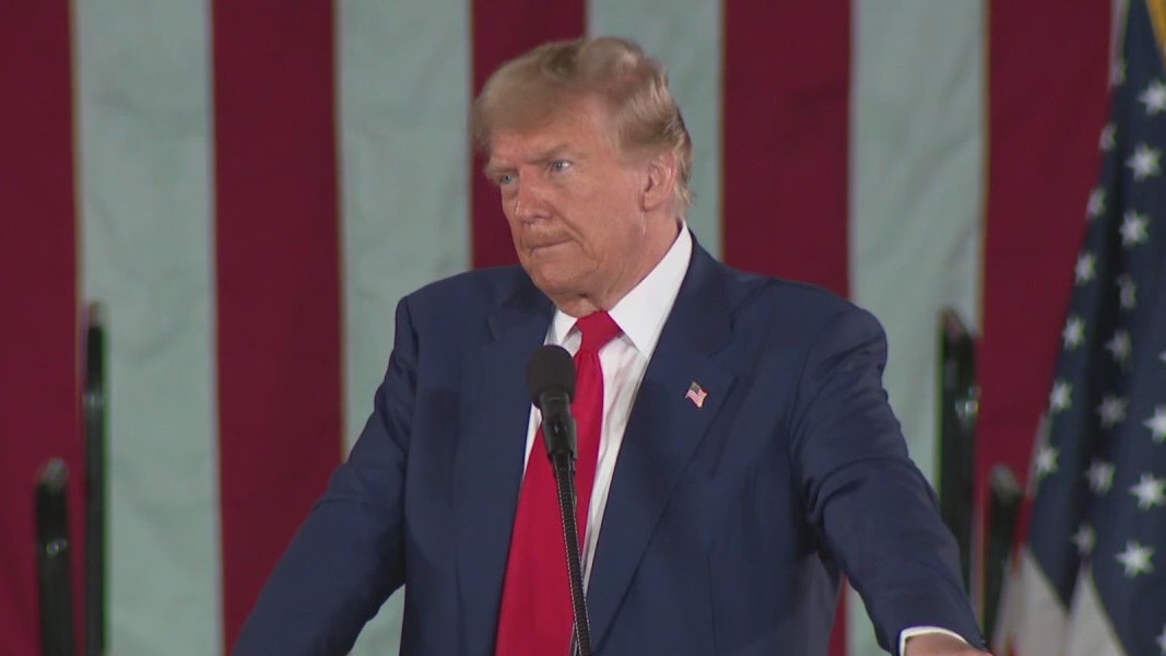 Trump visits Waukesha, 2nd trip to swing state