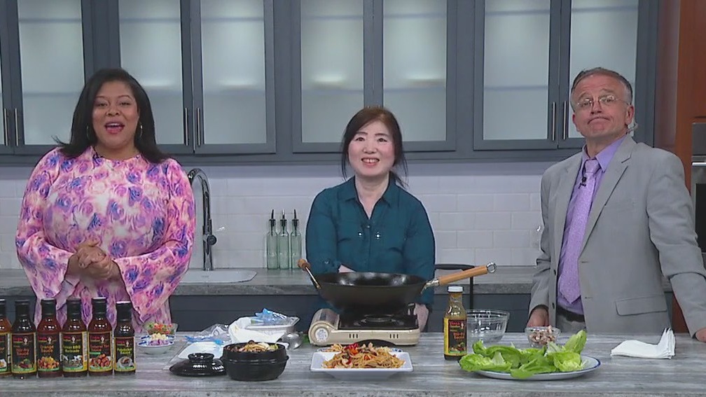 Easy and healthy Asian lettuce wraps