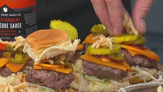 Making delicious hamburger sliders