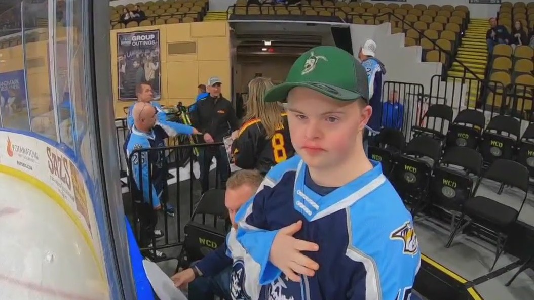 Admirals super fan gets ?Hershey? treat