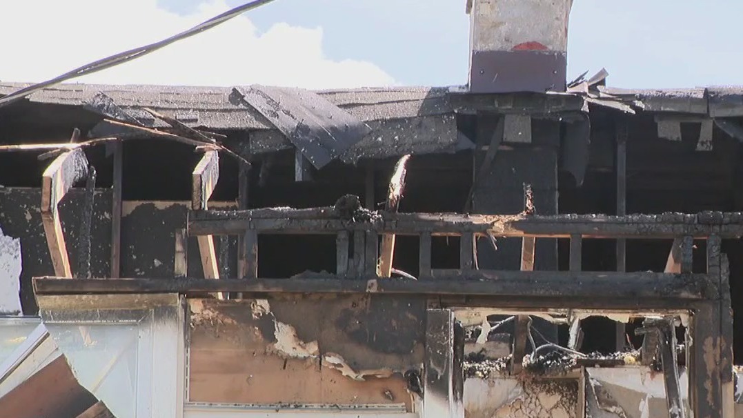 Milwaukee apartment fire; salvage begins