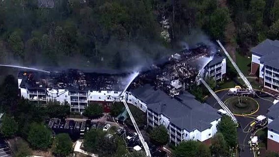 Fairfax County fire crews battle blaze at apartment complex