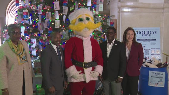 Milwaukee 2024 Holiday Drive Wrap