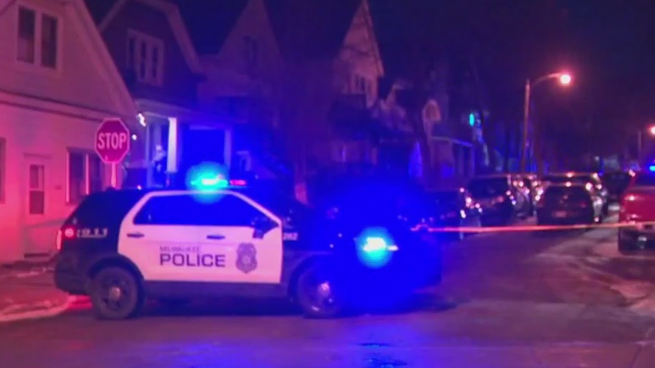 Milwaukee police shooting, man wounded