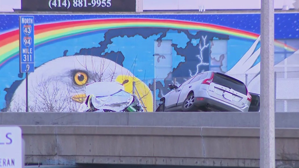 Crash on I-43 northbound near Lapham