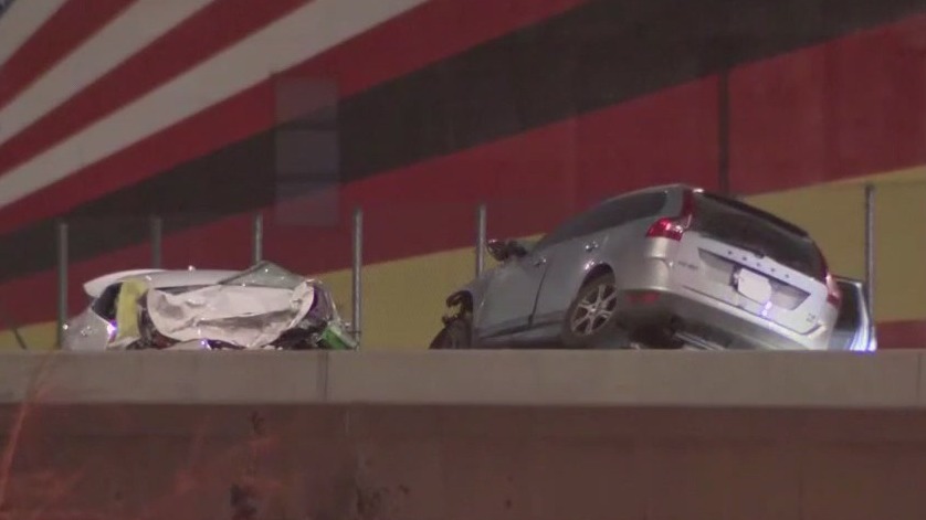 Wrong-way crash in Milwaukee, 2 killed