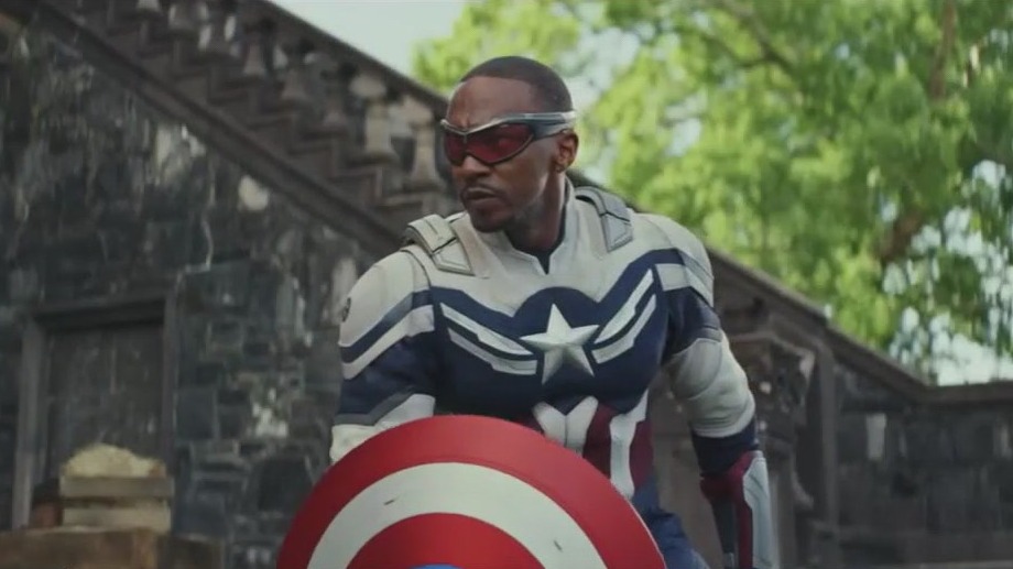 Captain America debuts to mixed reviews