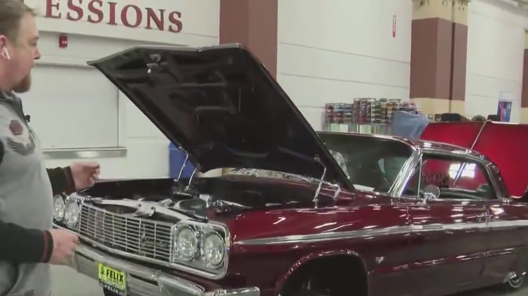 Classic and restored cars at World of Wheels