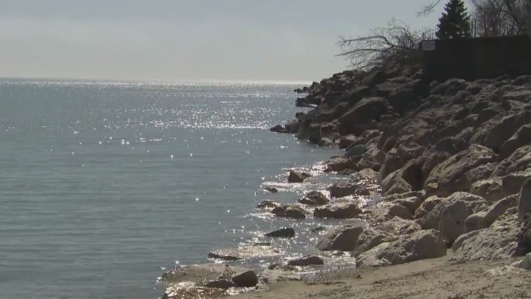 Body found in Lake Michigan at Kenosha beach