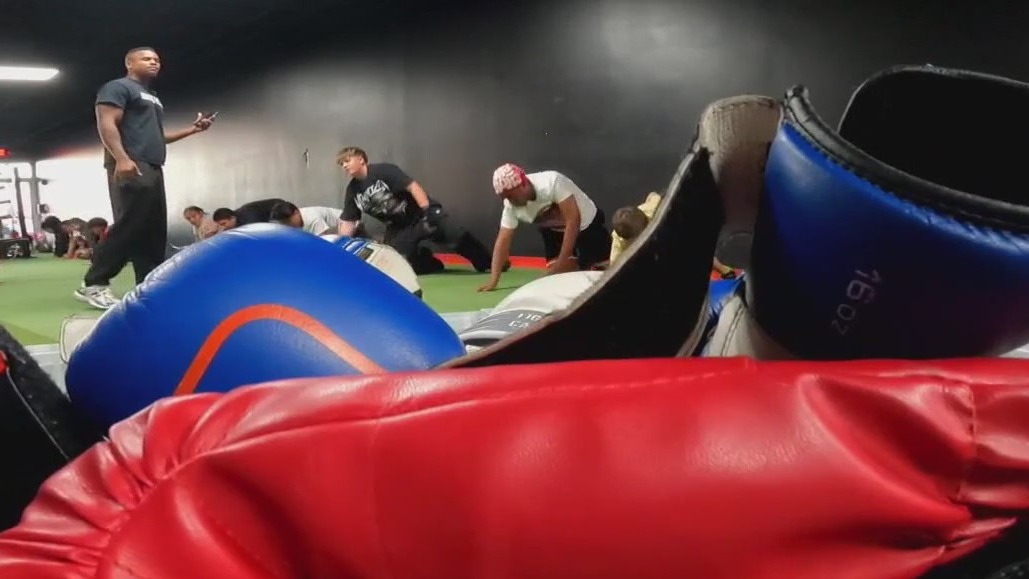 Racine boxing gym owner hopes to changes lives