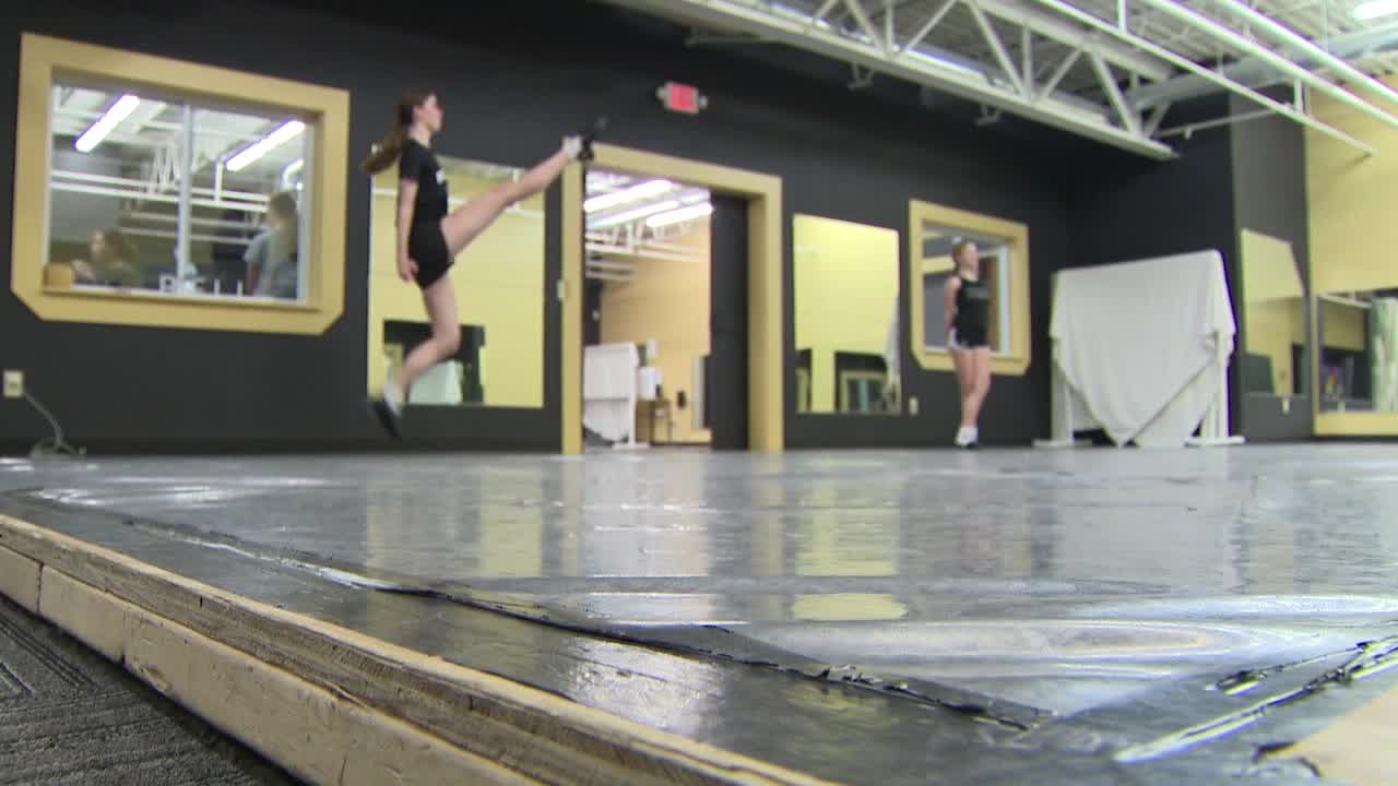 High School Hot Shot - Nieve Howard