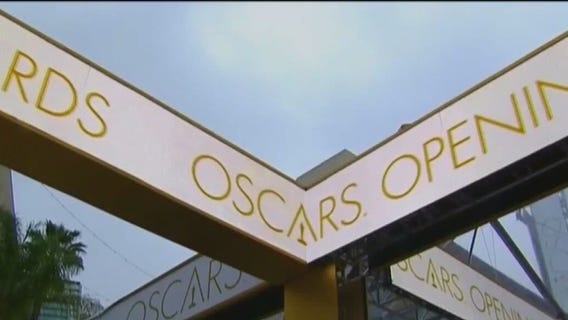 Who will host the American Music Awards?