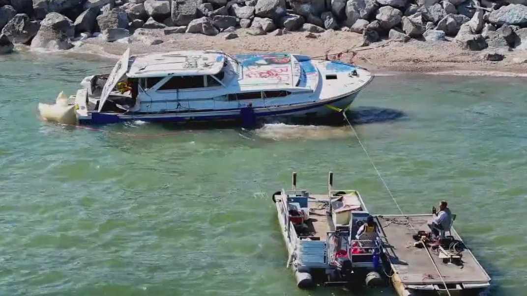 Milwaukee abandoned boat removal pushed back to Thursday