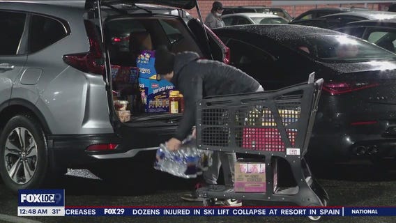 Philly preps for snow ahead of Eagles playoff game