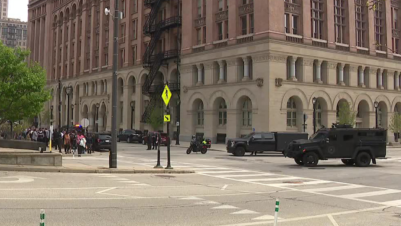 Milwaukee City Hall lockdown