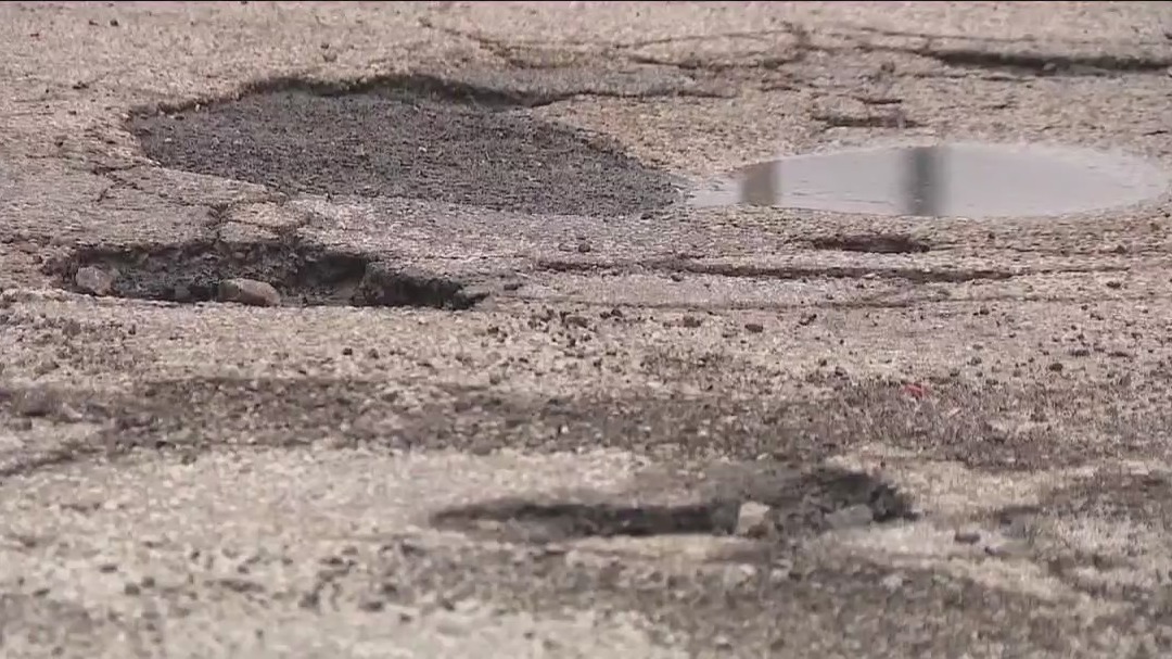 Milwaukee working to address potholes