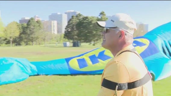 Flying kites with the pros