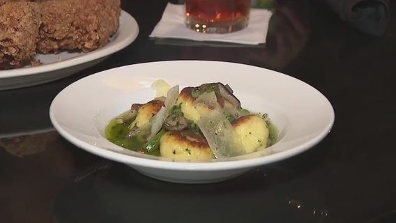 Drinks, food to West Allis A La Carte