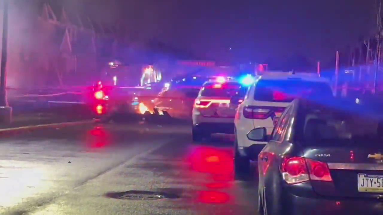 Philadelphia plane crash scene: Raw video | FOX 29 Philadelphia