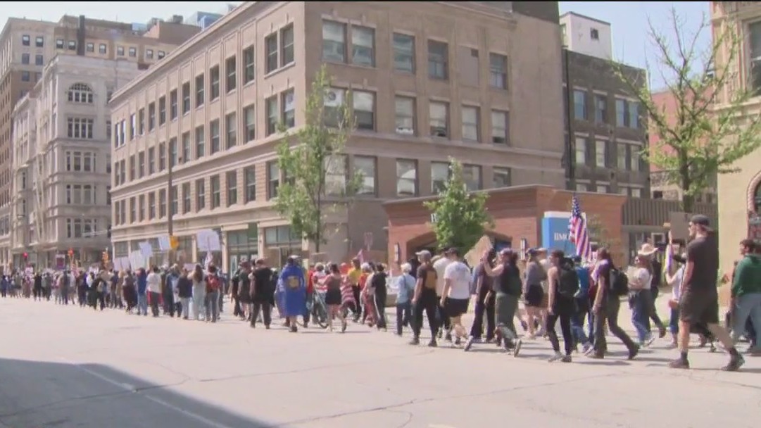 'No Kings' protest in Milwaukee