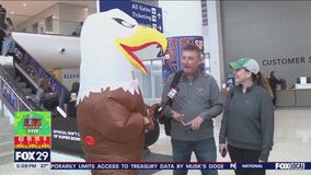 Eagles Super Bowl: Greeting fans Philly style