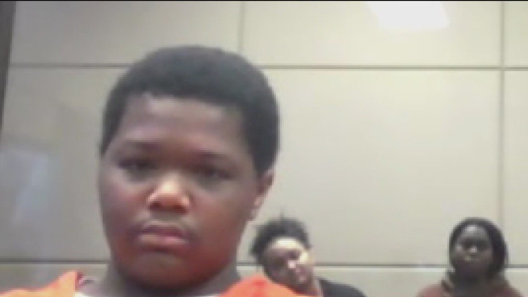 Milwaukee man charged in father's death