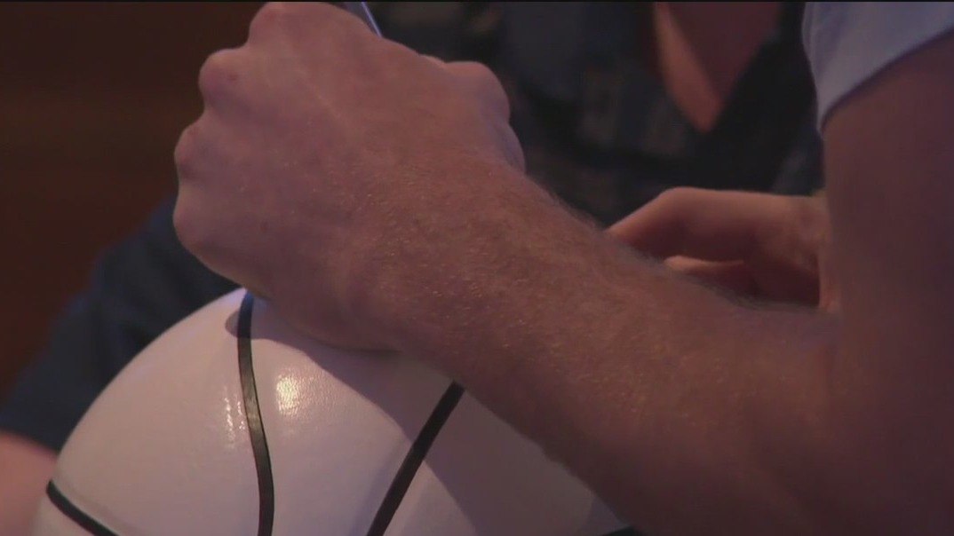 Marquette players receive a blue and gold welcome