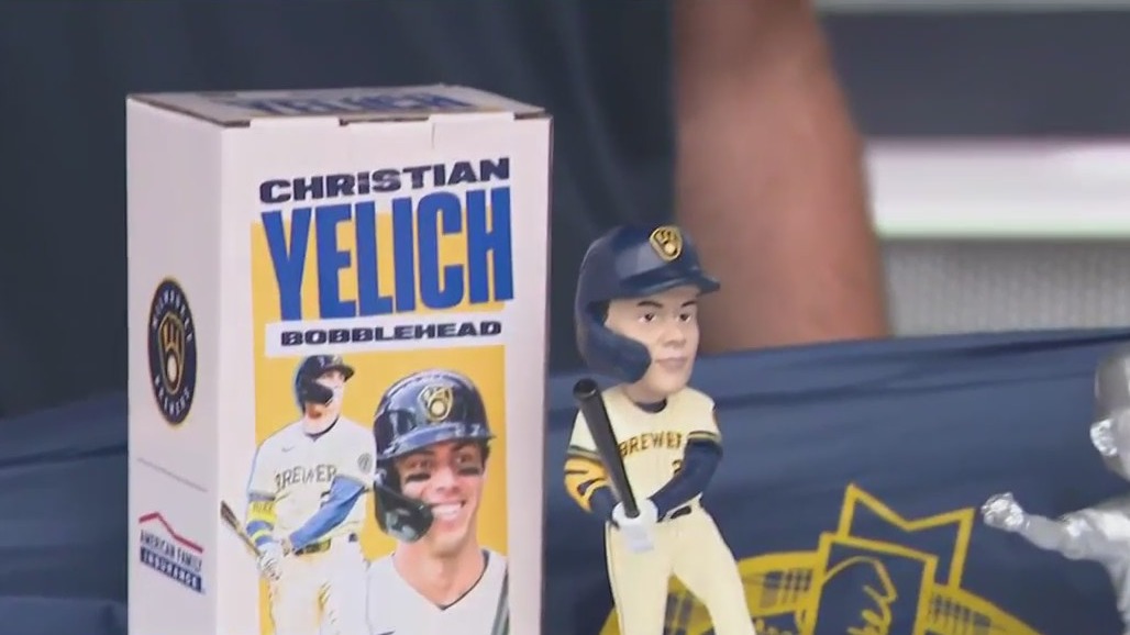 Brewers celebrating 25 years at American Family Field