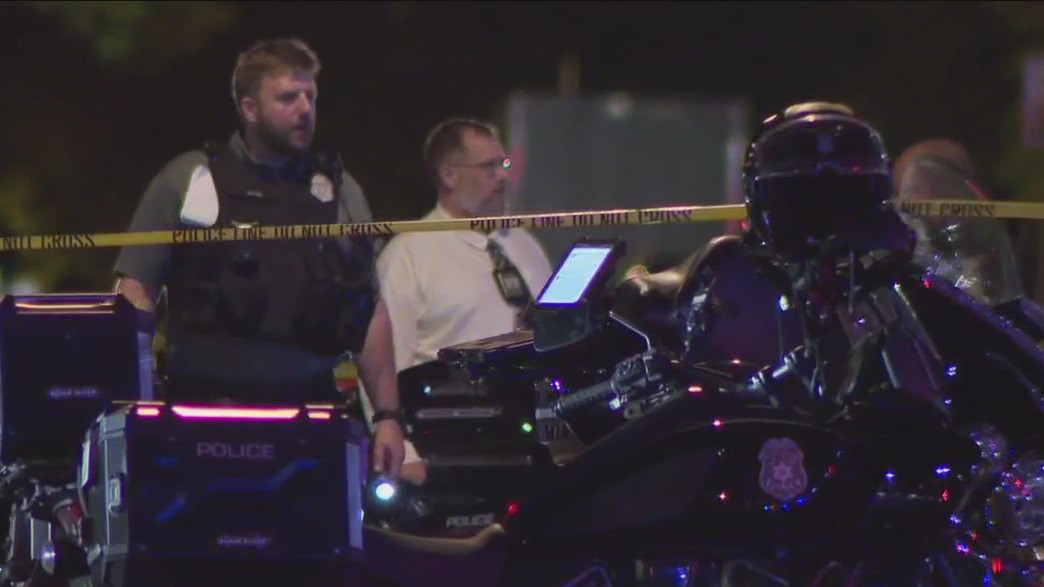 Milwaukee man riding moped killed in crash on city's south side