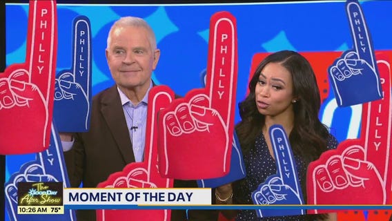 Moment of the Day: Foam Fingers