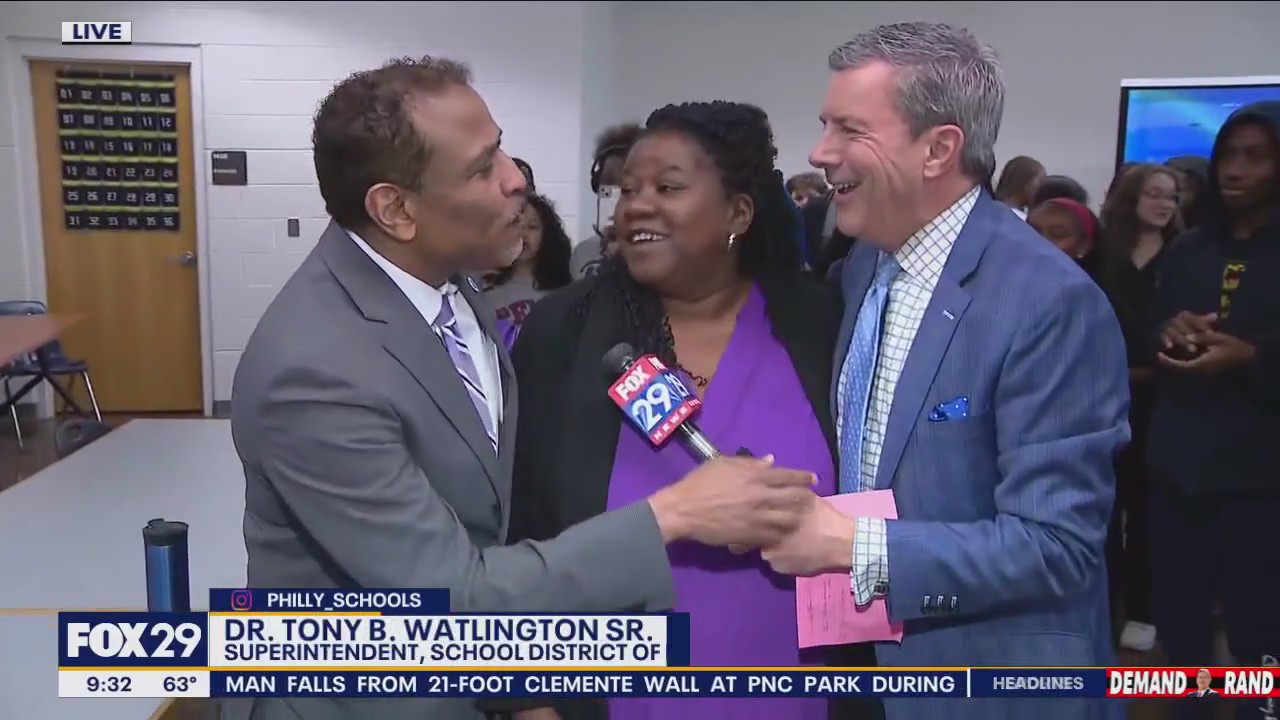 Kelly's Classroom: Teacher of the Month surprise