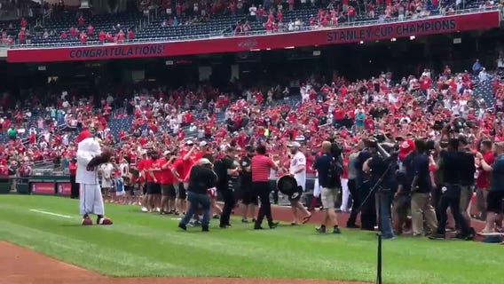 Alex Ovechkin brings Stanley Cup to Nats Park