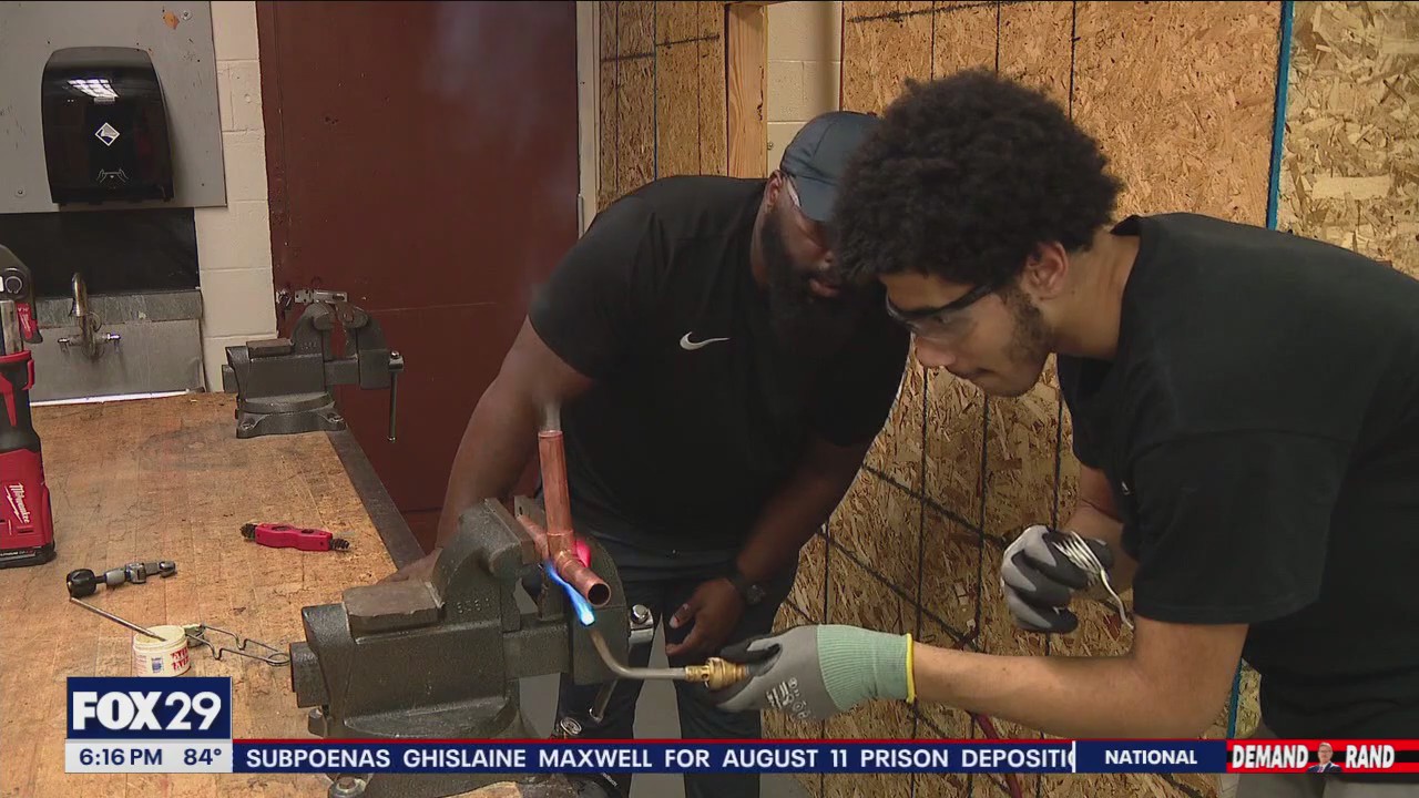 Philly students in building trades receive internships leading to employment