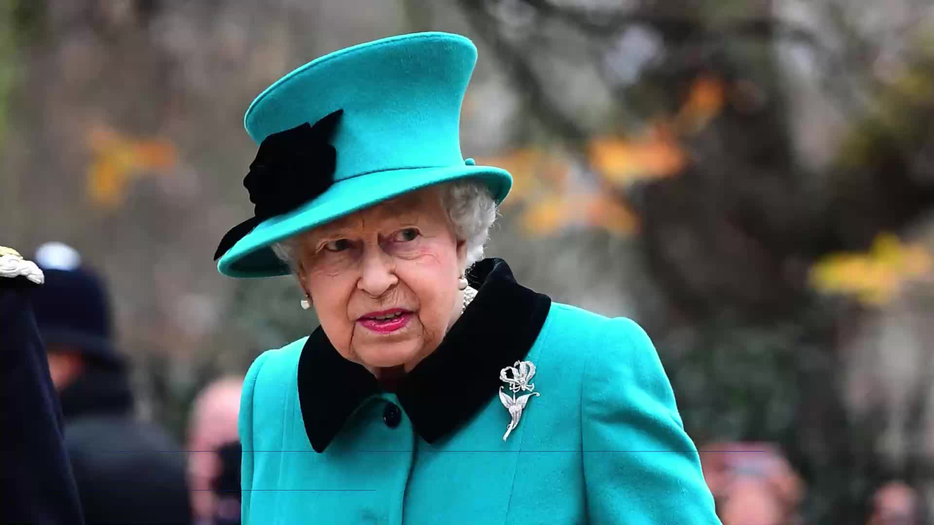 Queen Elizabeth is hiring a social media manager