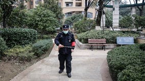 China shuts down 3 cities in bid to contain deadly virus