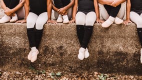 Young ballerinas' photo shoot takes on symbolic meaning