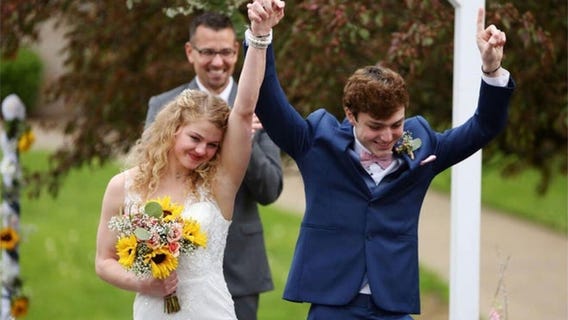 Teen marries girlfriend after terminal cancer diagnosis