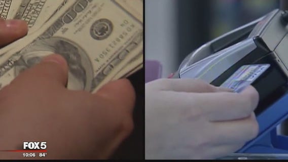 DC bill seeks to stop restaurants from going cashless