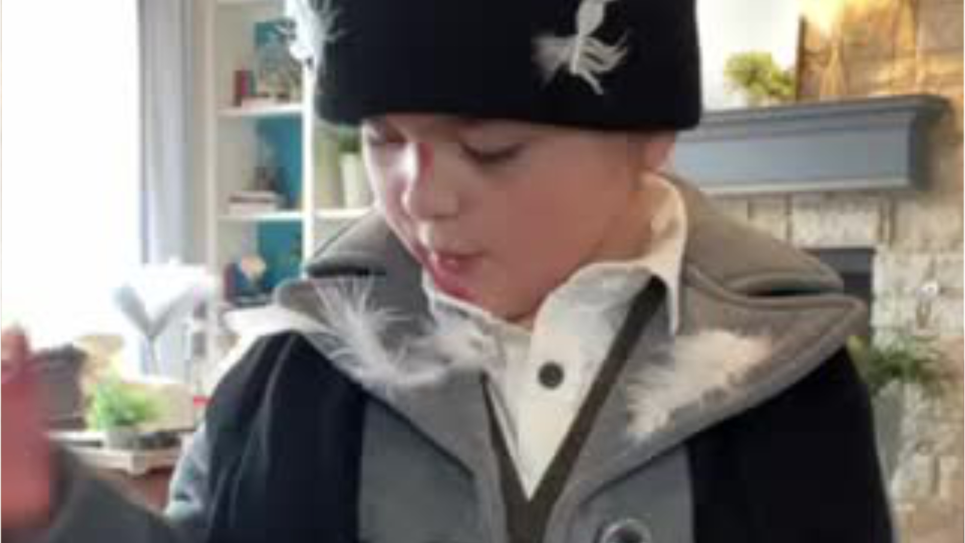 Twins dress up as The Wet Bandits from movie 'Home Alone'