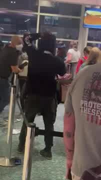 Strangers rent van together after flight canceled